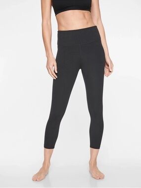 Athleta Elation Capri size L